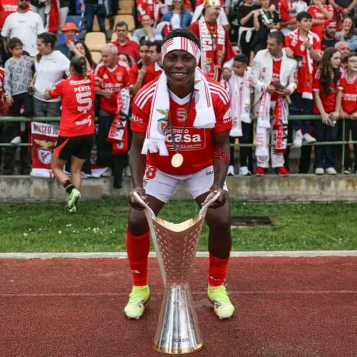 Ucheibe leaves Benfica after six trophy-laden years